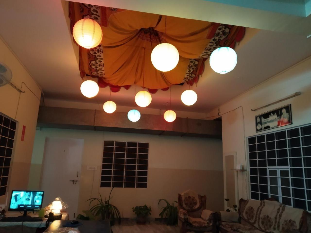 Oyo 13790 Hotel Satya Regency ชัยปุระ ภายนอก รูปภาพ