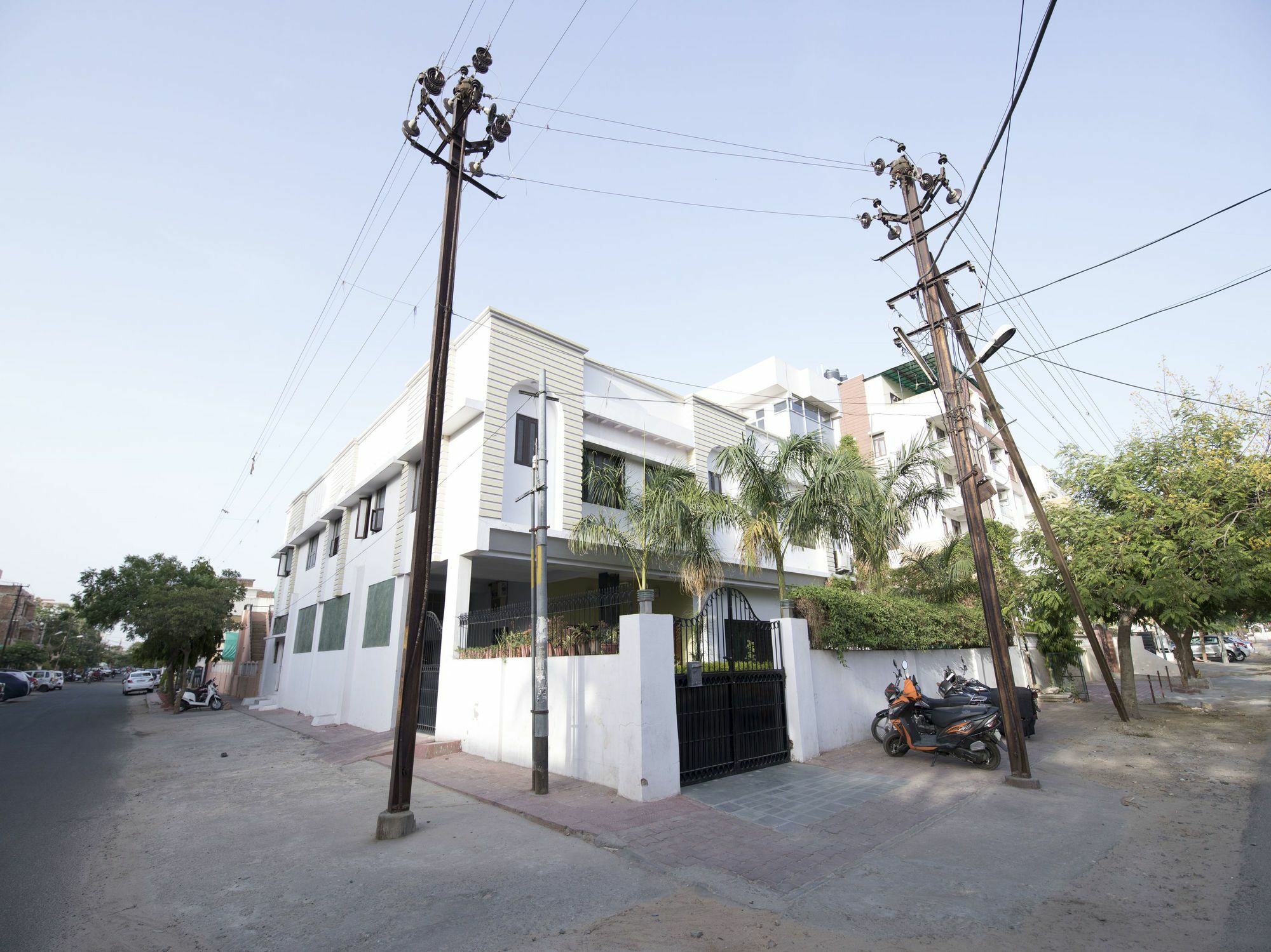 Oyo 13790 Hotel Satya Regency ชัยปุระ ภายนอก รูปภาพ
